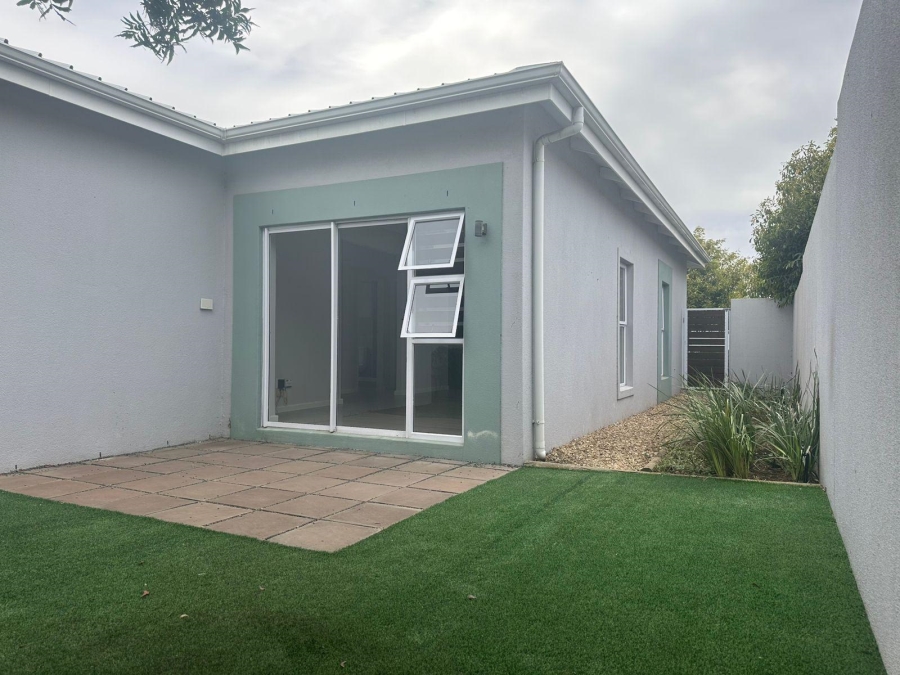 To Let 3 Bedroom Property for Rent in Burgundy Estate Western Cape